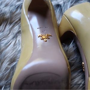 Prada - authentic high heels, tan color size 41 (size 8 US)